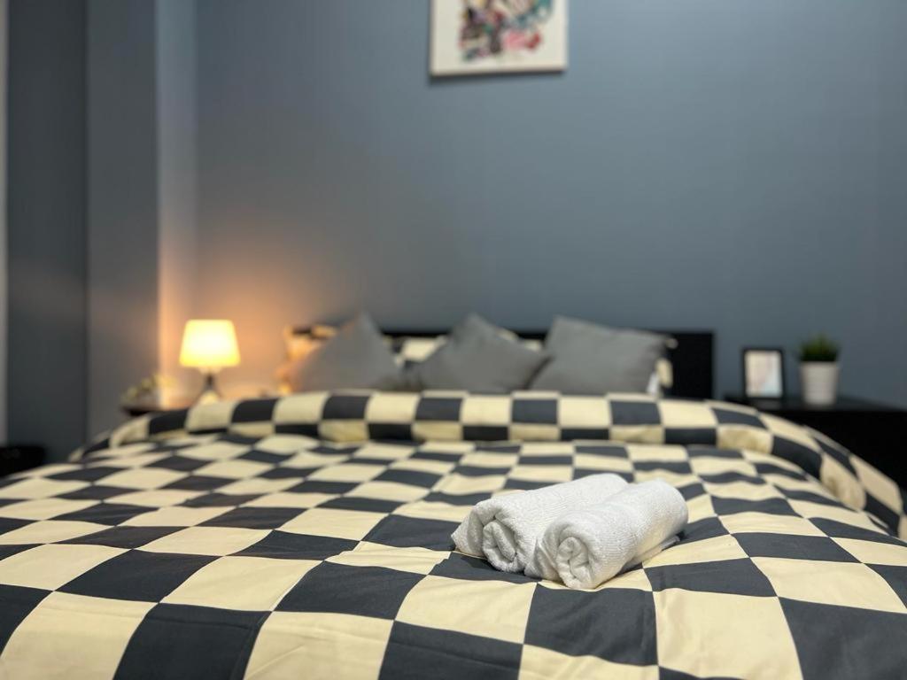 Beautiful Bedroom In Marina Near Blue Water